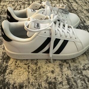 Women’s Adidas Grand Court